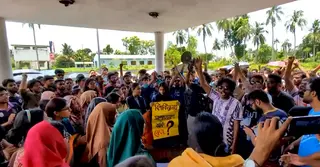 খুলনা বিশ্ববিদ্যালয়ে আবাসন সংকট তীব্র; শিক্ষার্থীদের দখলে সরকারি খামার